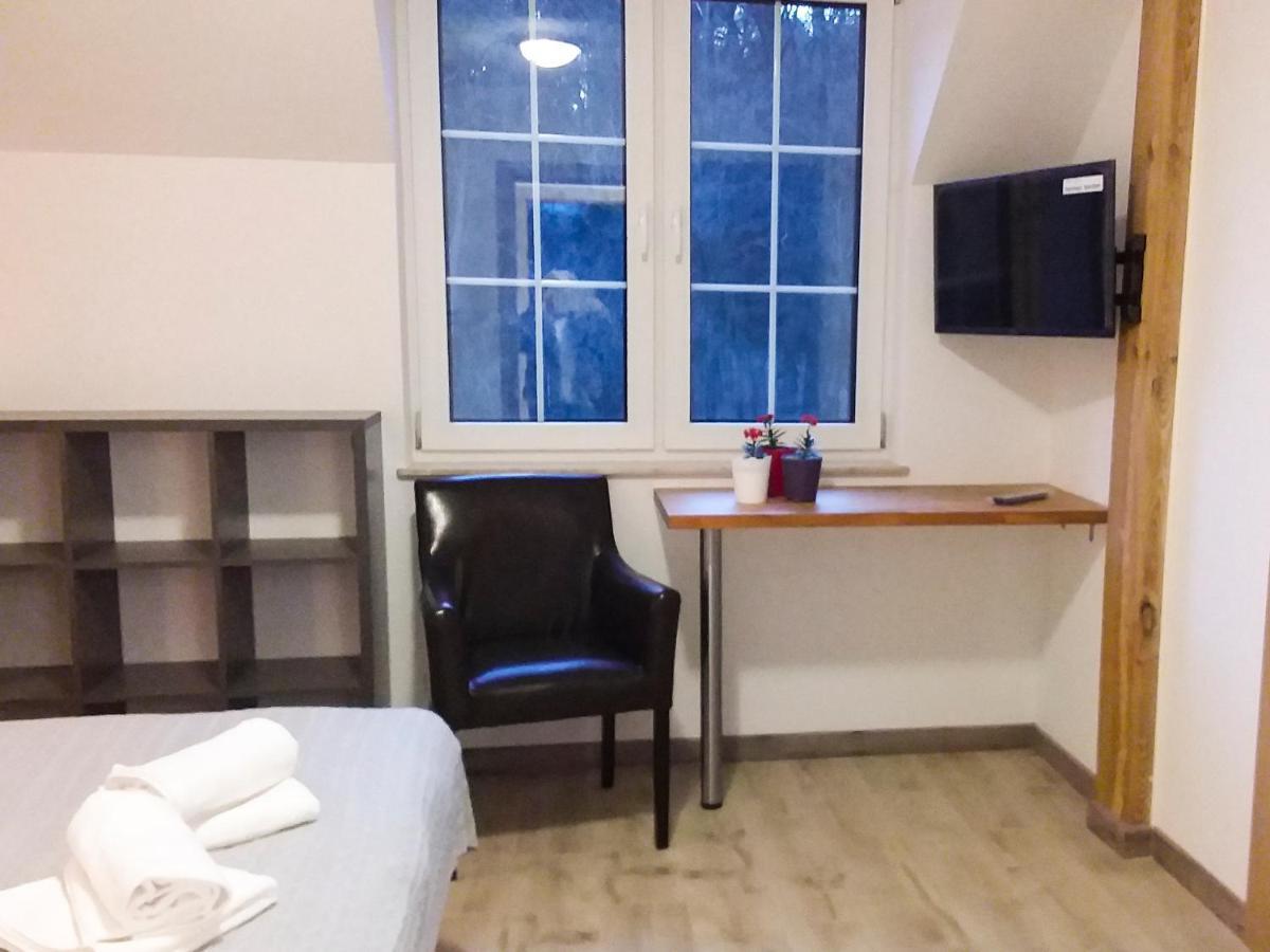 ינוביץ' Dworek Akacja Uslugi Hotelarskie מראה חיצוני תמונה