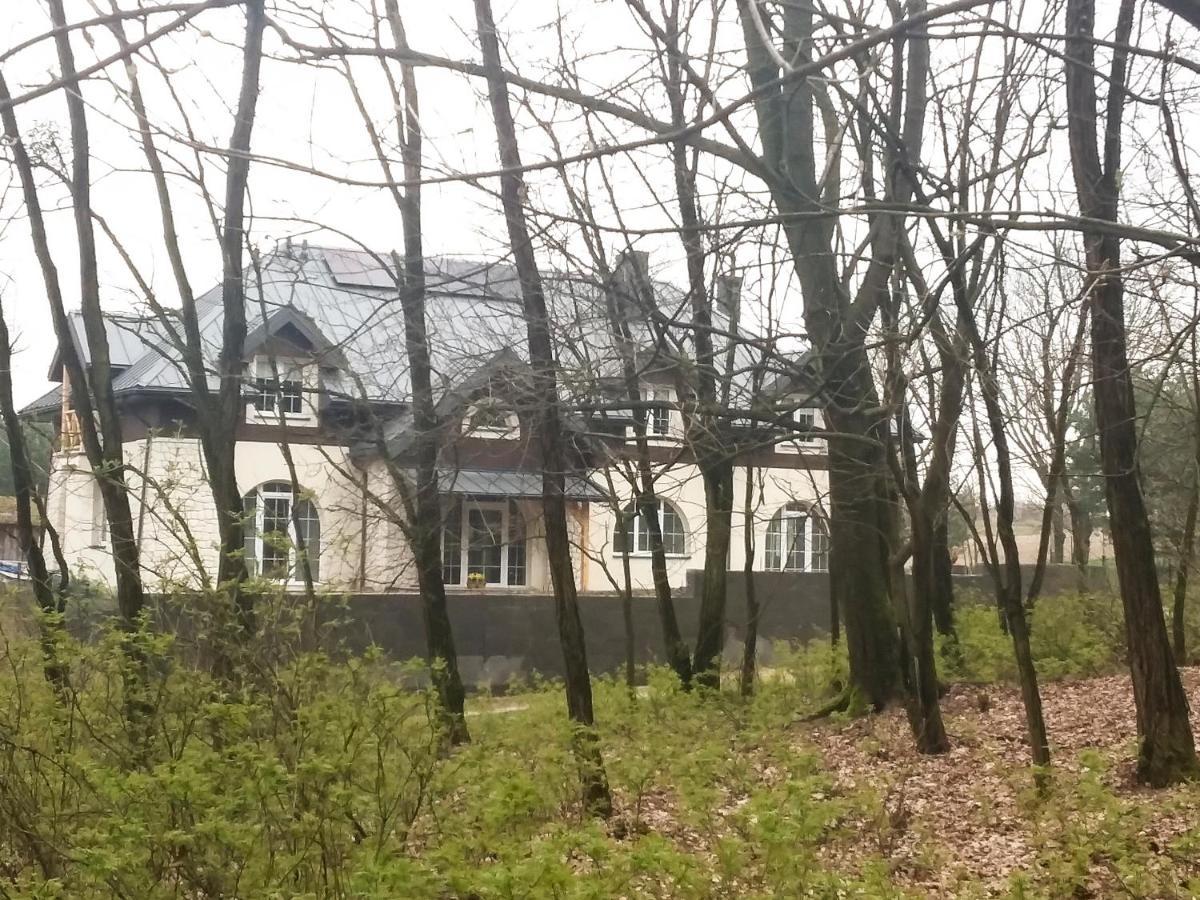 ינוביץ' Dworek Akacja Uslugi Hotelarskie מראה חיצוני תמונה