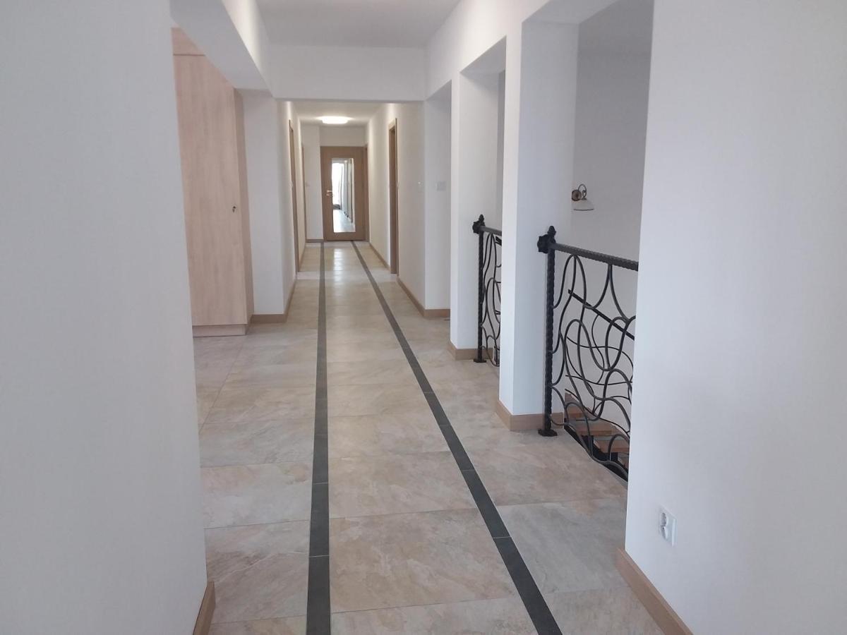 ינוביץ' Dworek Akacja Uslugi Hotelarskie מראה חיצוני תמונה