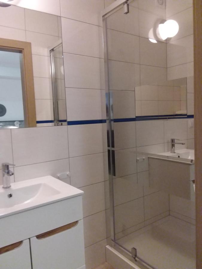 ינוביץ' Dworek Akacja Uslugi Hotelarskie מראה חיצוני תמונה