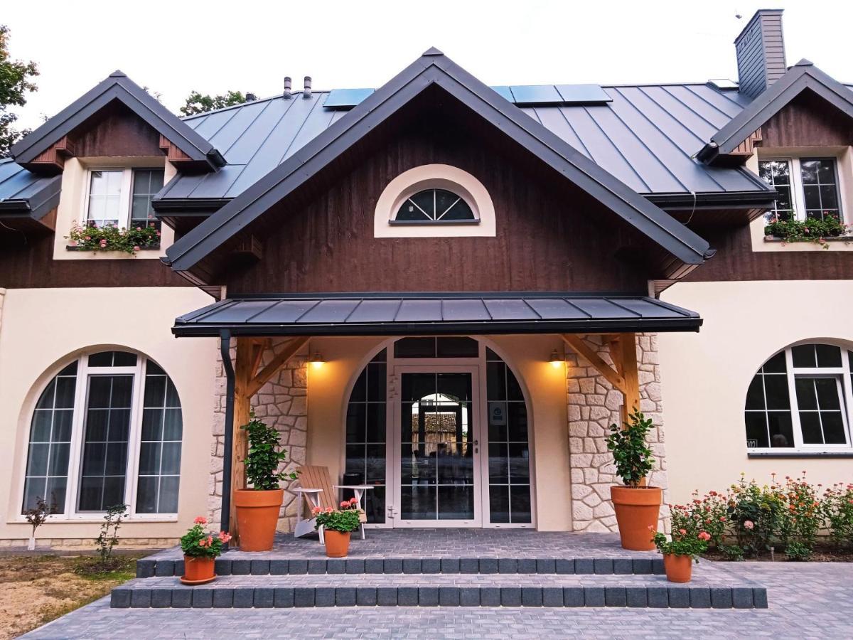 ינוביץ' Dworek Akacja Uslugi Hotelarskie מראה חיצוני תמונה